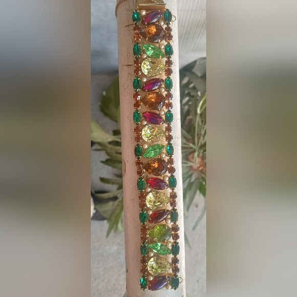 Hattie Carnegie Multi Color, Green Uranium,  Faux Mini Pearls VTG Bracelet - Picture 2 of 16